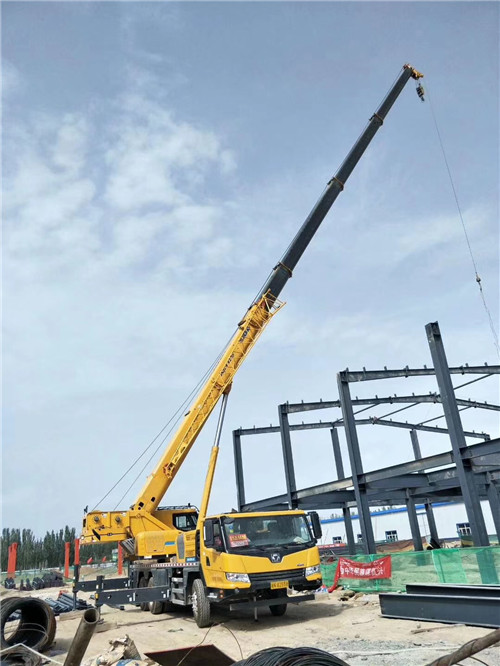沛县超高层建筑钢结构吊装案例